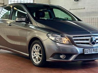 Gebraucht Mercedes B180 109 PS (80 kW) 2012 Mountaingrau Van / Kleinbus