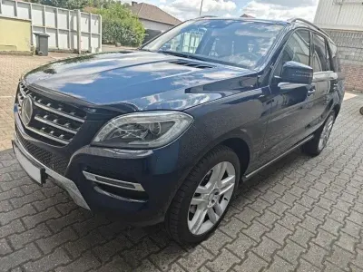 Gebraucht Mercedes ML350 258 PS (189 kW) 2014 Blau SUV