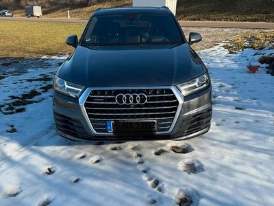 Grau Gebraucht 2018 Audi Q7 S-Line SUV | 31.490 € (Fairer Preis)