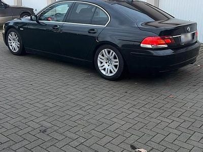 Second-hand BMW 730 300 CP (220 kW) 2005 Negru Berlinǎ