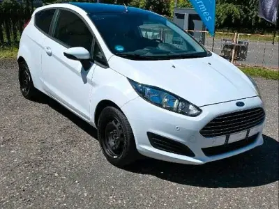 Gebraucht Ford Fiesta 80 PS (58 kW) 2015 Weiß Kleinwagen