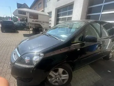 Gebraucht Opel Zafira Family 125 PS (91 kW) 2011 Schwarz Van / Kleinbus