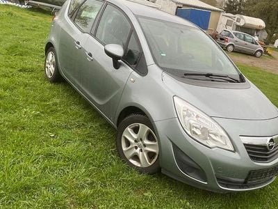 Gebraucht Opel Meriva 101 PS (74 kW) 2011 Silber Van / Kleinbus