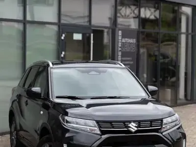 Gebraucht Suzuki Vitara Comfort 109 PS (80 kW) 2025 Schwarz SUV