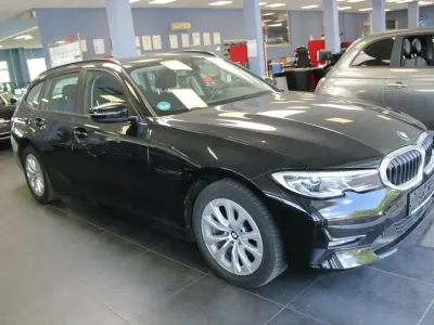 Gebraucht BMW 320 190 PS (139 kW) 2022 Schwarz Kombi