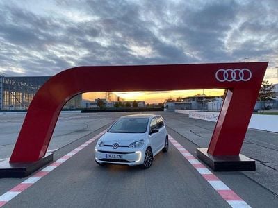 Gebraucht VW e-up! Style 61 kW (83 PS) 2020 Weiß Kleinwagen
