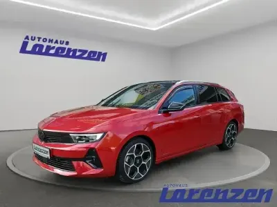 Usata Opel Astra Ultimate 181 CV (133 kW) 2023 Rosso Utilitaria