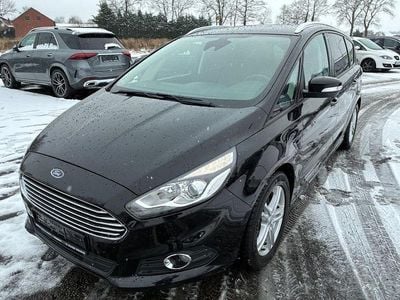 Schwarz Gebraucht 2016 Ford S-MAX Business Edition Van / Kleinbus | 11.900 € (Fairer Preis)
