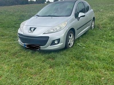 Gebraucht Peugeot 206 70 PS (51 kW) 2010 Silber Kleinwagen