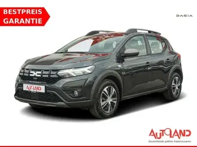 Usata Dacia Sandero Expression 91 CV (66 kW) 2023 Grigio Utilitaria