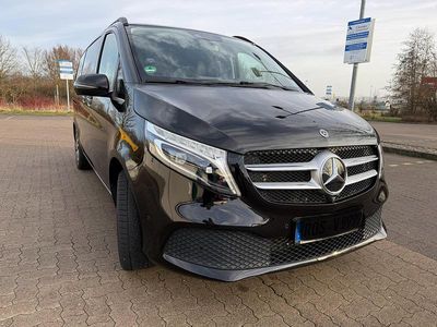 Schwarz Gebraucht 2019 Mercedes V250 Avantgarde Edition Van / Kleinbus | 47.800 €