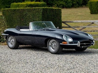 Blau Gebraucht 1965 Jaguar E-Type S Cabrio | 149.800 €