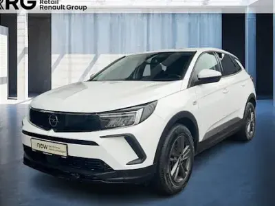 Second-hand Opel Grandland X Business Edition 131 CP (96 kW) 2022 Alb SUV
