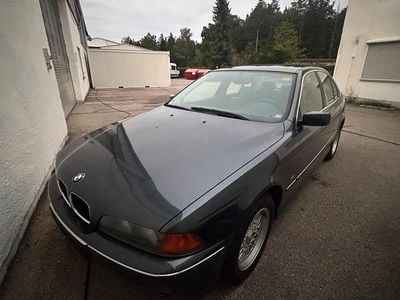 BMW 523