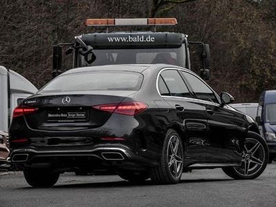 Grau Gebraucht 2024 Mercedes C300e AMG line Limousine | 42.280 € (Guter Preis)