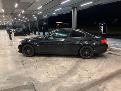 Gebraucht BMW 318 M Performance 143 PS (105 kW) 2010 Schwarz Coupé