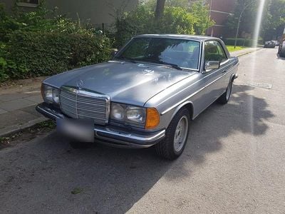 Gebraucht Mercedes 230 136 PS (100 kW) 1984 Blau Coupé