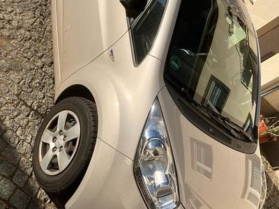 Second-hand Kia Venga 90 CP (66 kW) 2010 Argintiu Hatchback