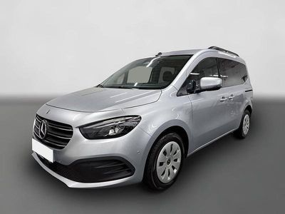 Gebraucht Mercedes T180 Advantage 131 PS (96 kW) 2023 Silber Van / Kleinbus