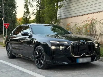 Gebraucht BMW 740 M Sport 300 PS (220 kW) 2024 Schwarz Limousine
