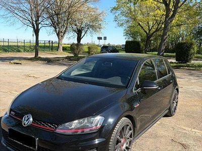 Gebraucht VW Golf VII GTI 220 PS (161 kW) 2015 Schwarz Limousine