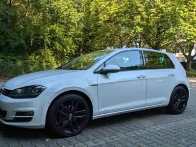 Gebraucht VW Golf VII LOUNGE 150 PS (110 kW) 2015 Weiß Limousine