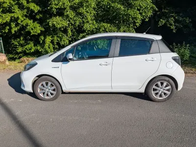 Gebraucht Toyota Yaris Edition 75 PS (55 kW) 2014 Weiß Kleinwagen