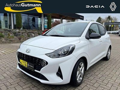 Gebraucht Hyundai i10 Trend 67 PS (49 kW) 2023 Weiß Kleinwagen
