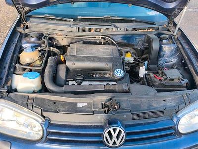 Blau Gebraucht 2002 VW Golf Limousine | 850 € (Fairer Preis)