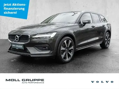 Używany Volvo V60 CC Pro 250 KM (183 kW) 2021 Szary Kombi