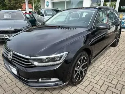 Gebraucht VW Passat Highline 150 PS (110 kW) 2015 Deep black perleffekt Kombi
