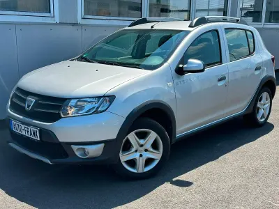 Gebraucht Dacia Sandero Stepway 90 PS (66 kW) 2016 Silber Limousine