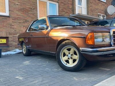 Gebraucht Mercedes 280 185 PS (136 kW) 1979 Braun Coupé