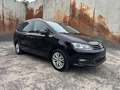 Second-hand VW Sharan Style 140 CP (102 kW) 2012 Negru Monovolum