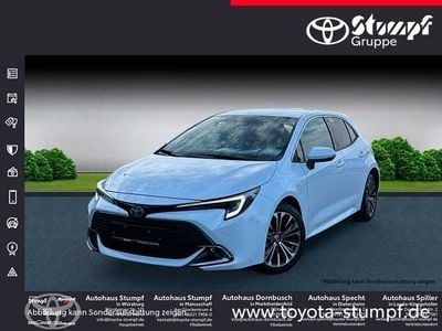 Schneeweiß Gebraucht 2023 Toyota Corolla Team Limousine | 26.990 € (Fairer Preis)