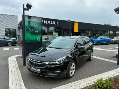 Gebraucht Opel Astra Innovation 125 PS (91 kW) 2016 Onyx schwarz Kombi