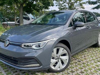 Grau Gebraucht 2020 VW Golf VIII Style Limousine | 18.799 € (Guter Preis)