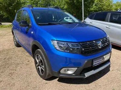 Gebraucht Dacia Sandero Celebration 90 PS (66 kW) 2018 Blau Kleinwagen