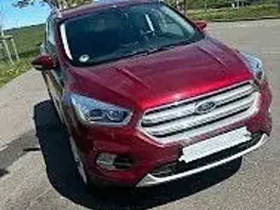 Gebraucht Ford Kuga Titanium 150 PS (110 kW) 2019 Rot SUV