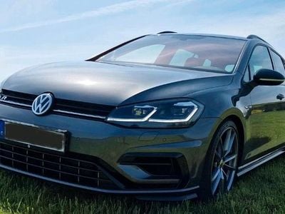 Grau Gebraucht 2020 VW Golf VII R Kombi | 31.500 € (Fairer Preis)