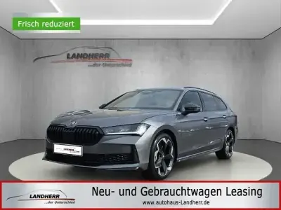 Nuova Skoda Superb SportLine 265 CV (194 kW) 2025 Grigio Station wagon