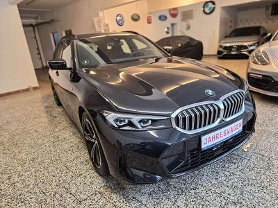 Gebraucht BMW 330 M Sport 245 PS (180 kW) 2024 Black sapphire metallic Kombi