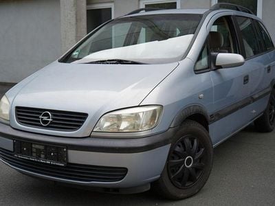 Usata Opel Zafira Comfort 101 CV (74 kW) 2000 Argento Monovolume
