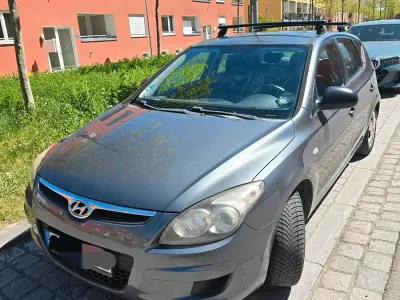 Używany Hyundai i30 109 KM (80 kW) 2009 Szary Kombi