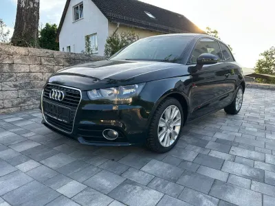 Gebraucht Audi A1 Attraction 86 PS (63 kW) 2012 Schwarz Kleinwagen