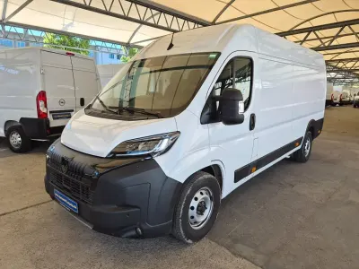 Gebraucht Peugeot Boxer 179 PS (131 kW) 2025 Weiß Van
