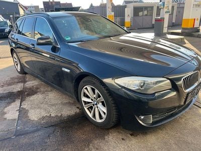 Gebraucht BMW 525 Sport Line 204 PS (150 kW) 2011 Schwarz Kombi