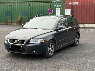 Grau Gebraucht 2008 Volvo V50 Momentum Kombi | 2.299 € (Fairer Preis)