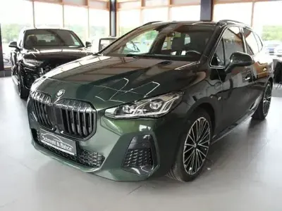 Gebraucht BMW 218 Active Tourer M Sport 136 PS (100 kW) 2024 Grün Van / Kleinbus