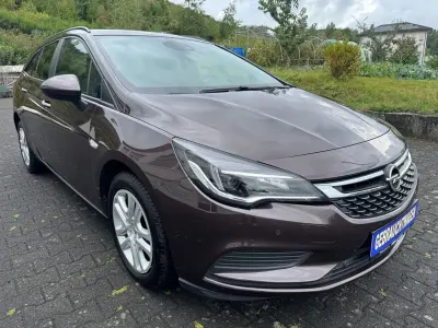 Gebraucht Opel Astra 105 PS (77 kW) 2018 Braun Limousine